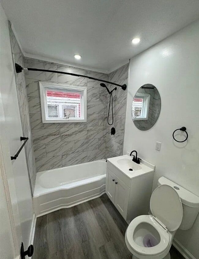 Foto del edificio - 3732 E 144th St