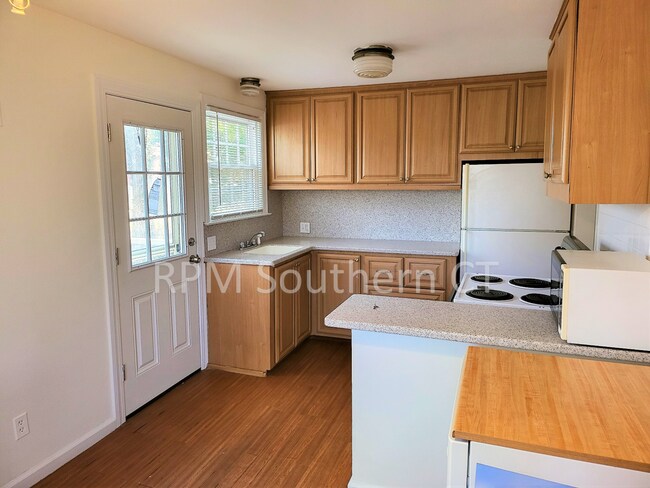 Building Photo - 4 bedroom - Single Family Home for Rent in...