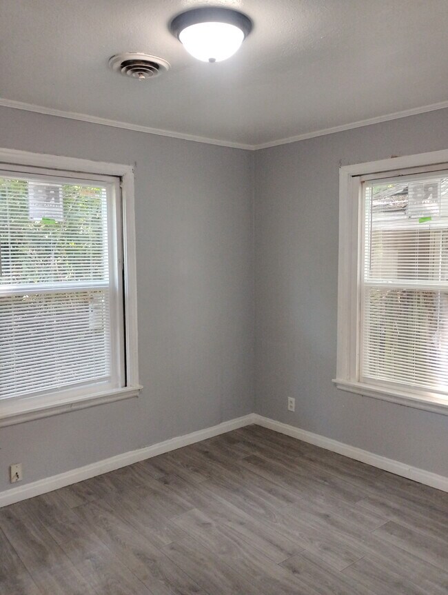 Foto del edificio - 1611 Holly St