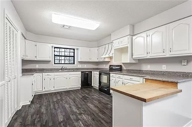 Building Photo - 3 bedroom 2 bath home with large bonus room