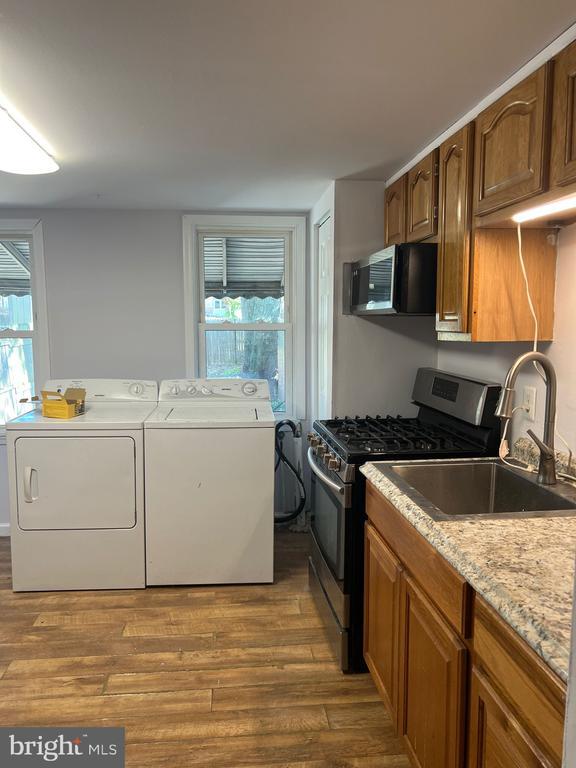 Building Photo - 231 St Helena Ave