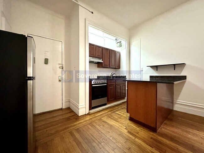 Building Photo - 45 Tiemann Place