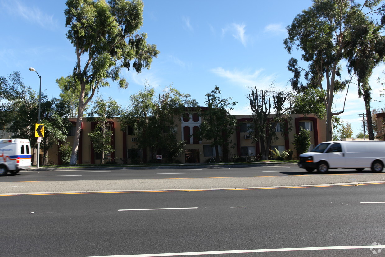 Building Photo - Topanga Canyon Villas