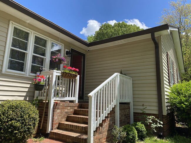 Building Photo - 7400 Barberry Ct