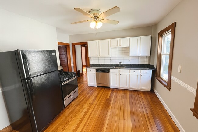 Foto del edificio - 97 Nightingale Ave