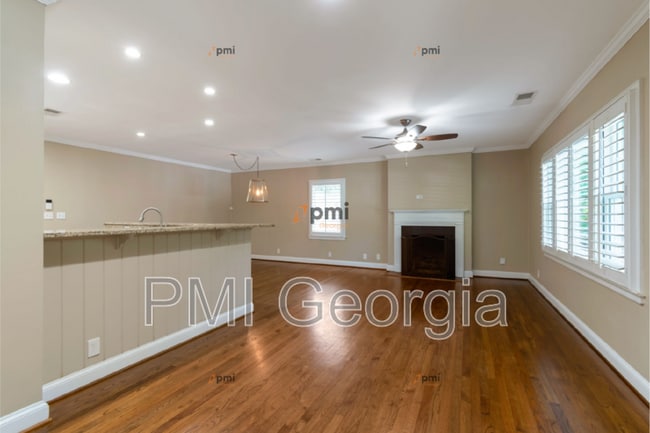 Building Photo - 2221 Melante Dr NE