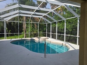 Building Photo - 2524 6th Ct E