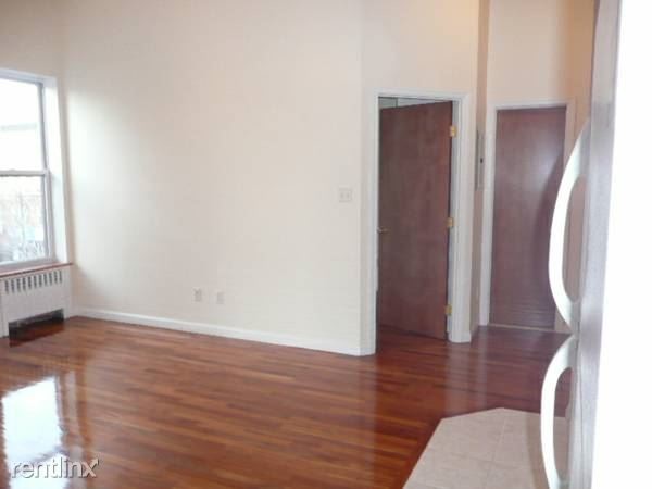 Building Photo - 208 5th Ave