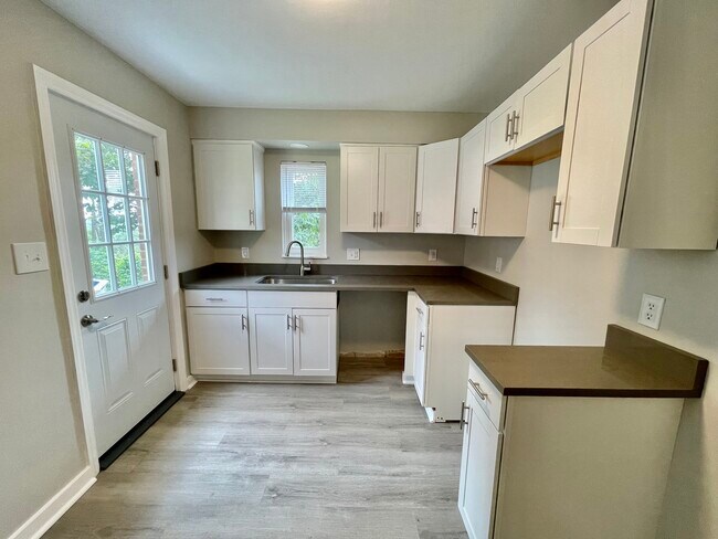 Building Photo - 3610 Oakleaf Rd