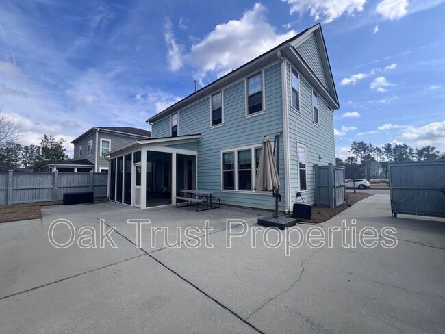 Building Photo - 244 Great Lawn Dr