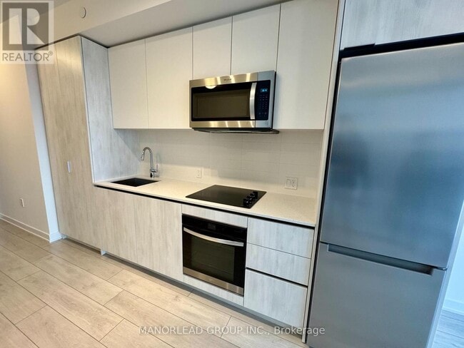 Photo du bâtiment - 5858 Yonge St