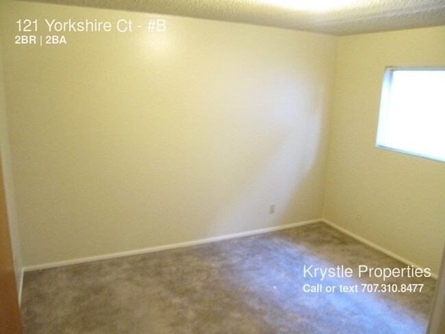 Building Photo - 121 Yorkshire Ct