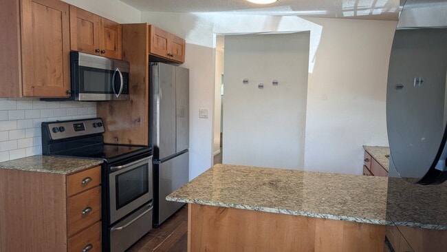 Photo - 711 W 1400 S (Woods Cross, UT) House