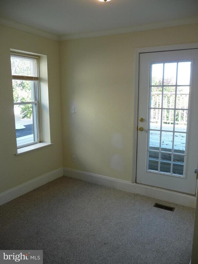 Foto del edificio - 661 N 33rd St