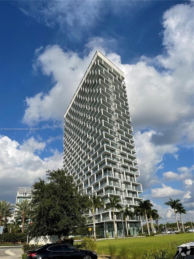 Building Photo - 2000 Metropica Wy