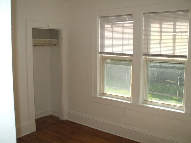Building Photo - 2076 Dayton Ave