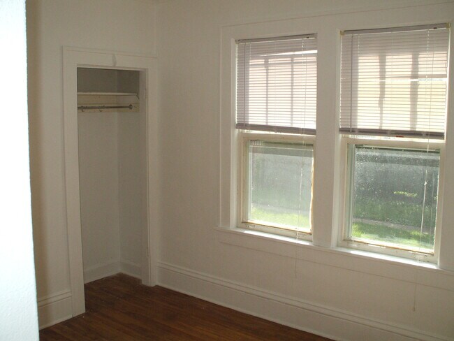 Foto del edificio - 2076 Dayton Ave