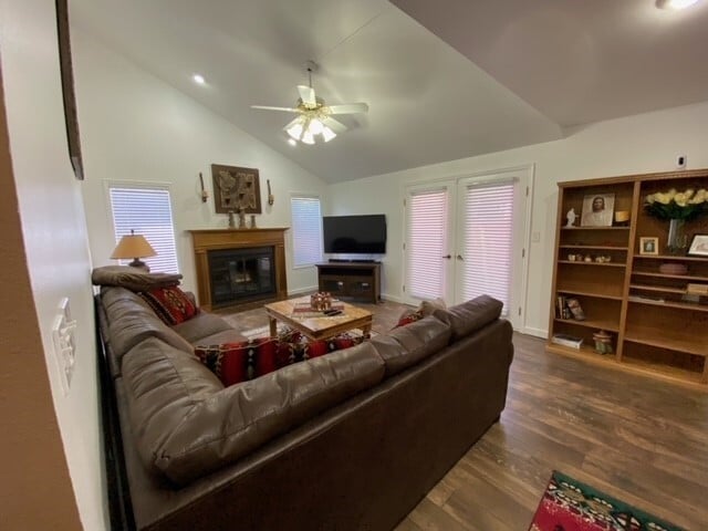Building Photo - 545 S Valley View Dr