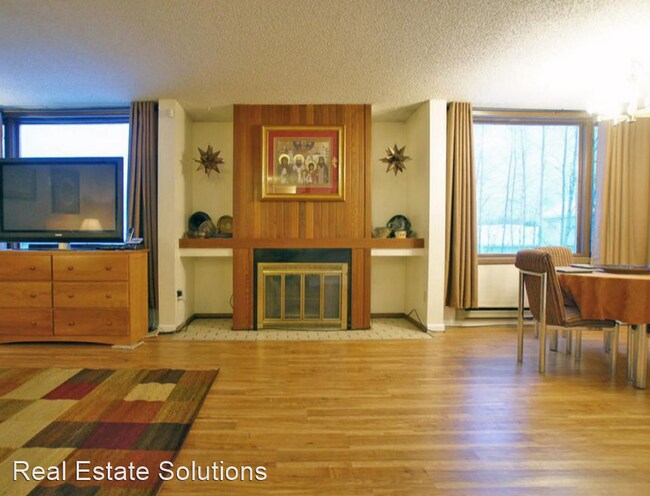 Building Photo - 2 br, 1.5 bath House - 702 Copperbush Ct
