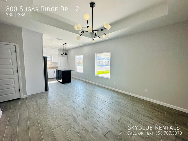 Foto del edificio - 800 Ridge Dr