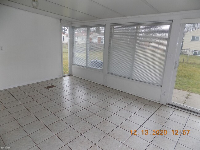 Building Photo - 3 br, 1.5 bath House - 38732 Monterey Dr