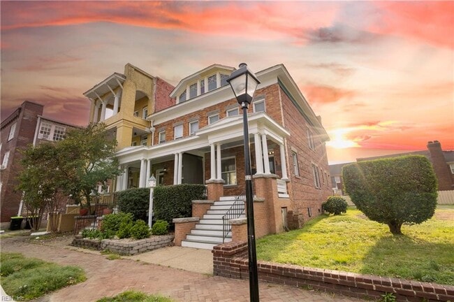 Building Photo - 314 Dinwiddie St