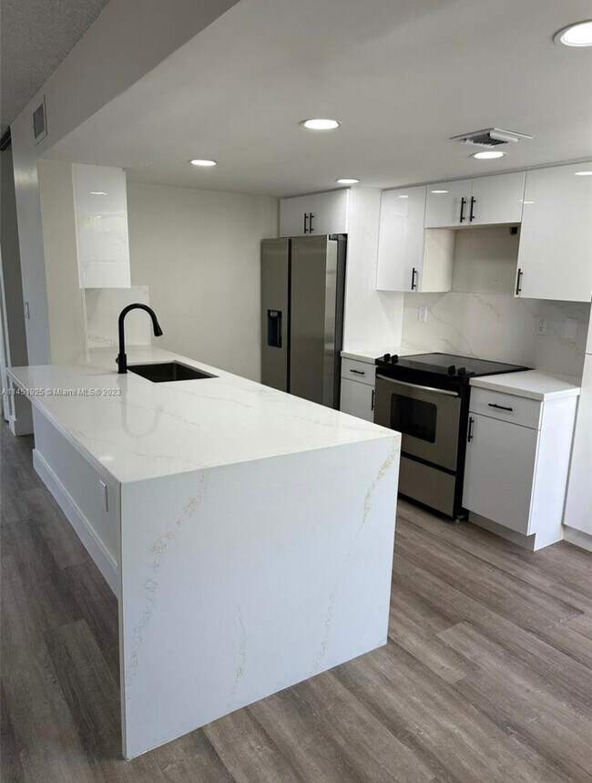 Building Photo - 9735 NW 49th Ter