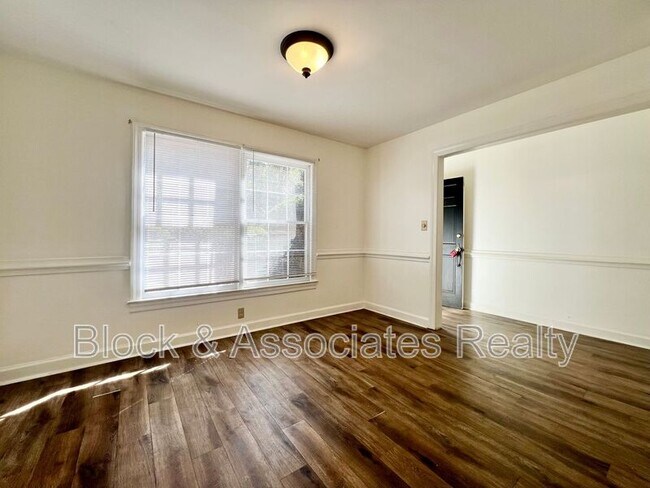 Foto del edificio - 2811-D Bleeker Square