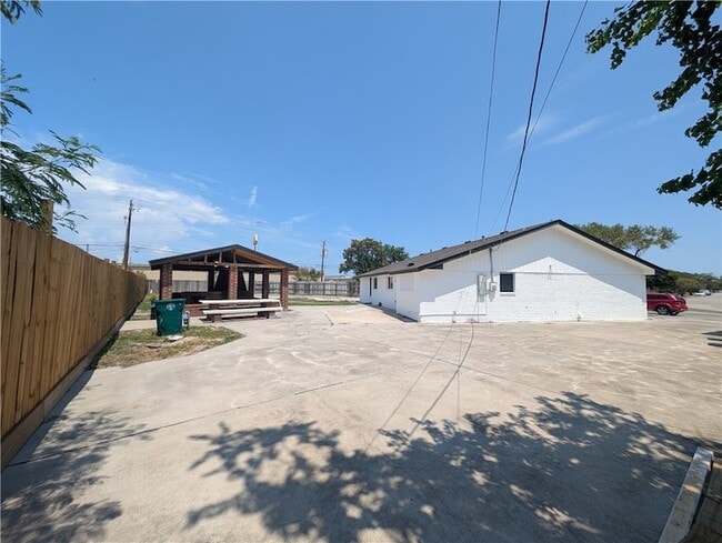 Building Photo - 5201 Hitching Post Ln