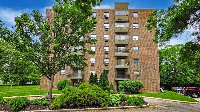 Building Photo - Beaverbrae Apartments