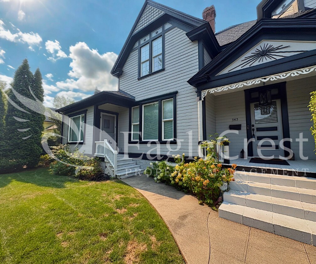 Building Photo - Beautifully Updated Historic Home with 4 Bedrooms ~ 3 Bathrooms & Finished Basement