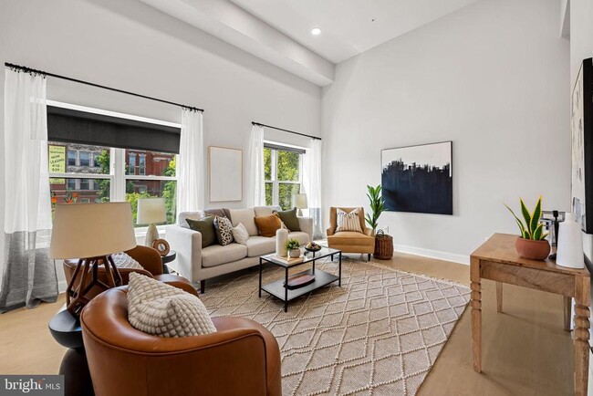 Building Photo - 600 N Howard St