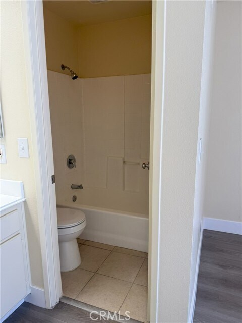 Foto del edificio - 6374 Gage Ave