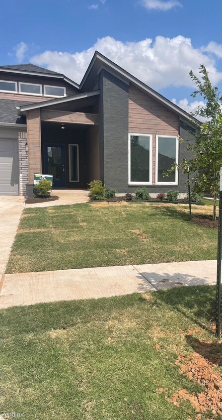 Primary Photo - 3 br, 2 bath House - Skyline Trails Commun...