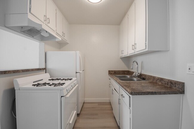 Building Photo - Fulton-6842