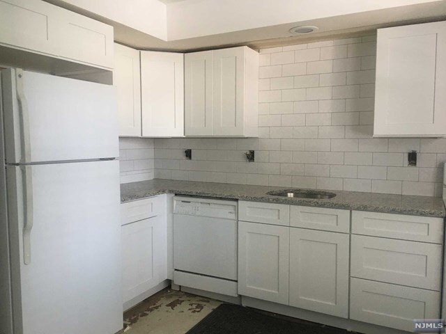 Building Photo - 54 Arch St