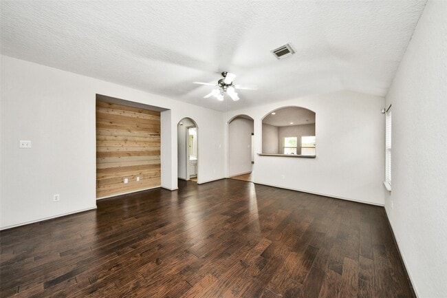 Foto del edificio - 26131 Travis Brook Dr