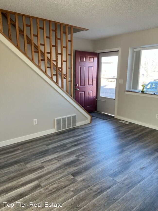2 br, 1.5 bath House 1243 Soaring Eagle House Rental in