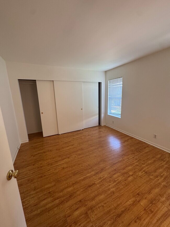 Foto del edificio - 14435 Riverside Dr