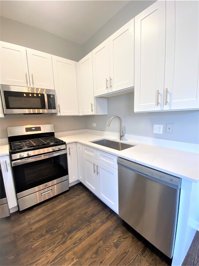 Foto del edificio - 4016 N Lincoln Ave