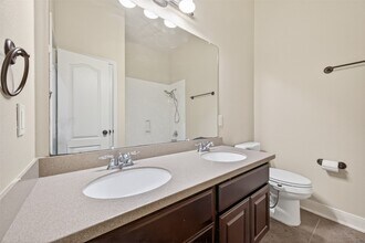 Building Photo - 17311 Quiet Shores Dr