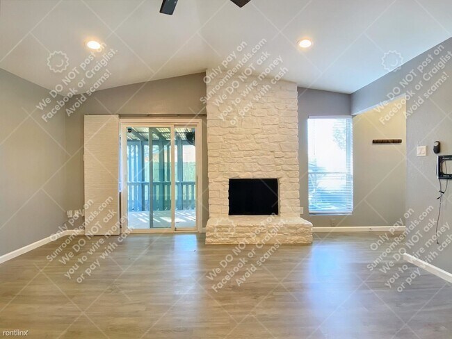 Building Photo - 2 br, 2 bath Duplex - 8101 Dowling Cv B B