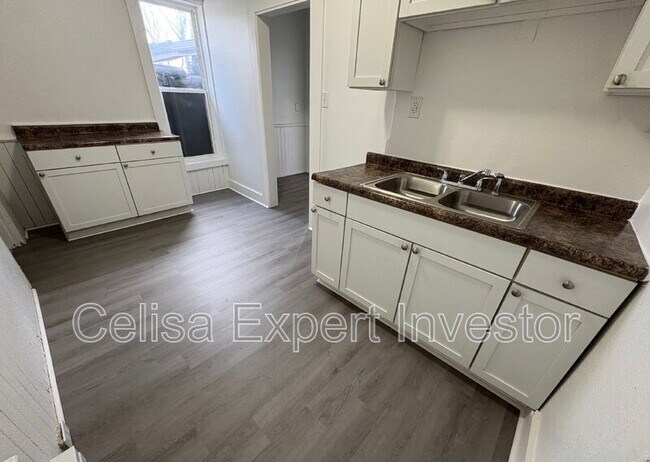 Foto del edificio - 2120 Broadway