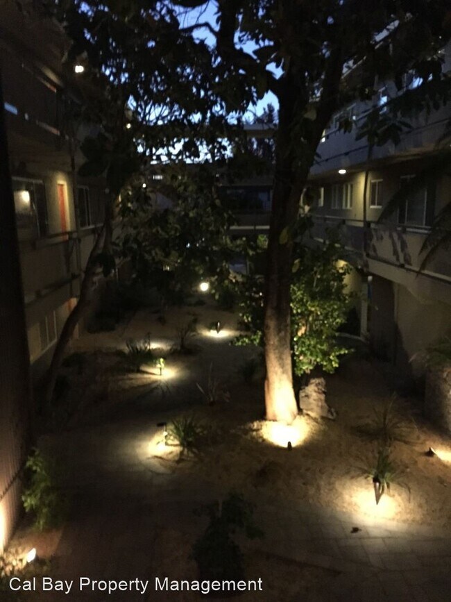 Foto del edificio - 33 Lodato Ave
