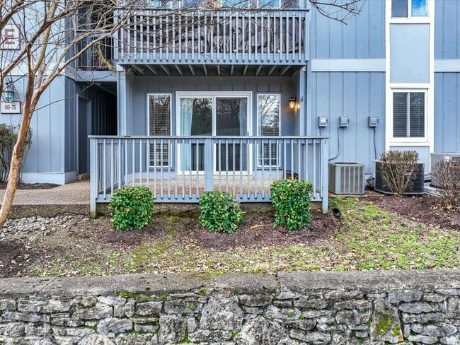 Foto del edificio - Lovely 2BR Condo Near Percy Warner Park – ...