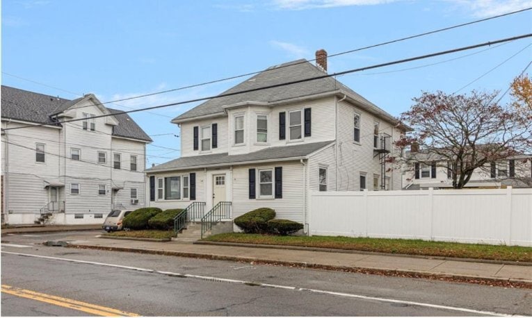 Photo - 1303 Cranston St (Cranston, RI)