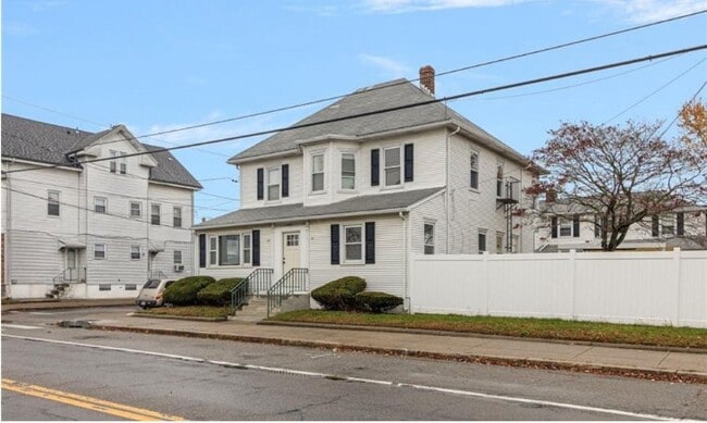Building Photo - 1303 Cranston St