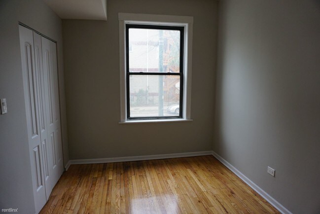 Building Photo - 2 br, 1 bath Apartment - 1322 N Damen Ave