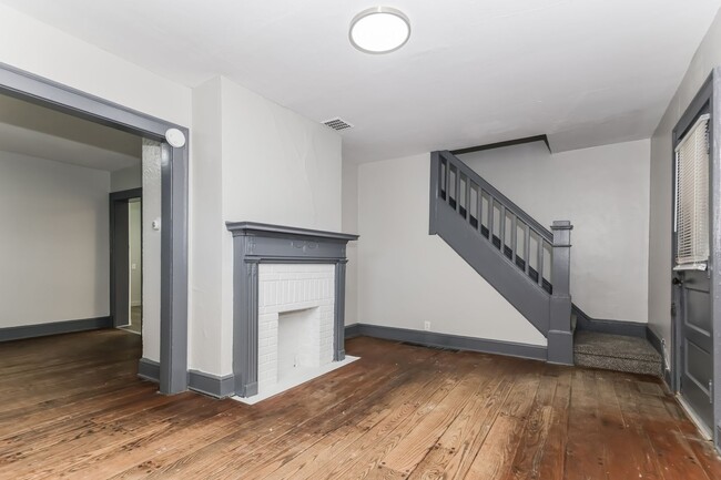 Building Photo - Nice 2 Bed 1 Bath Single Family Home!