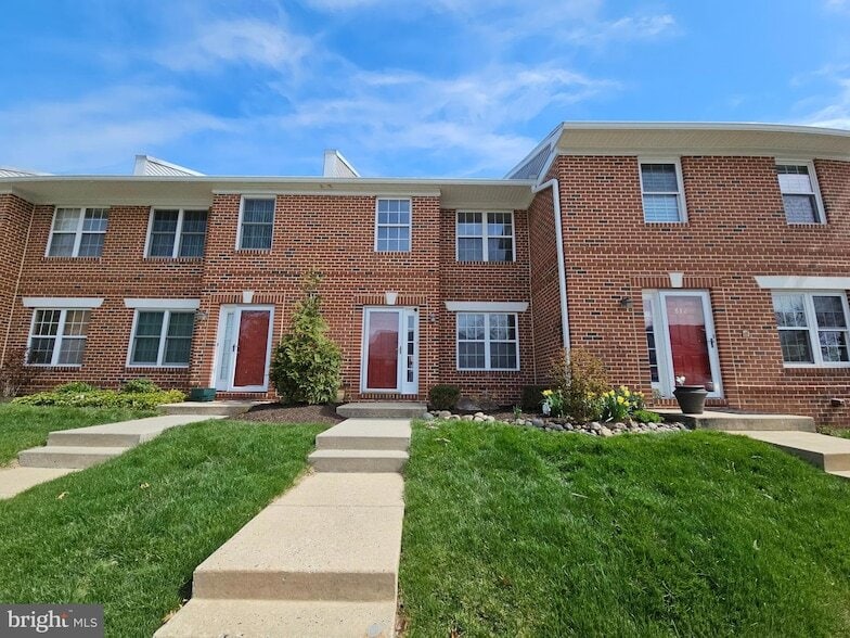 Photo - 750 E Marshall Street Unit 611